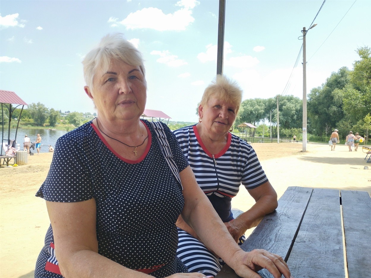Тамара Родіонова (на знімку ліворуч) з сестрою Людмилою