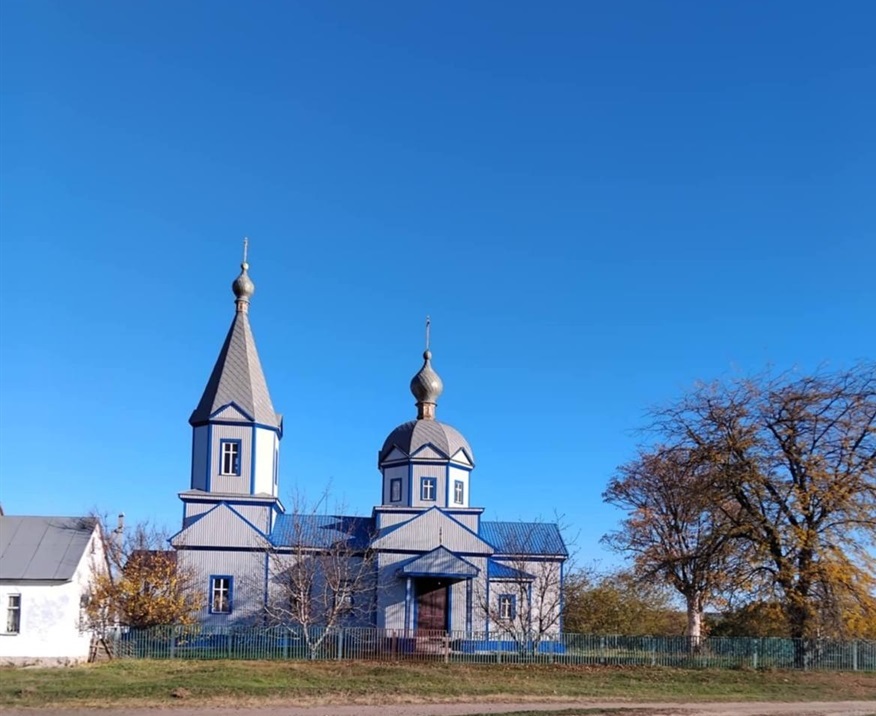 Є в Познанці і церква. Та не має в ній настоятеля