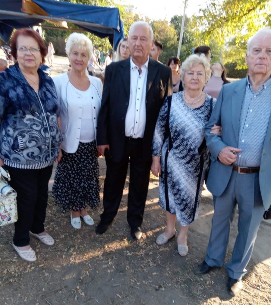 Фото з мироного життя