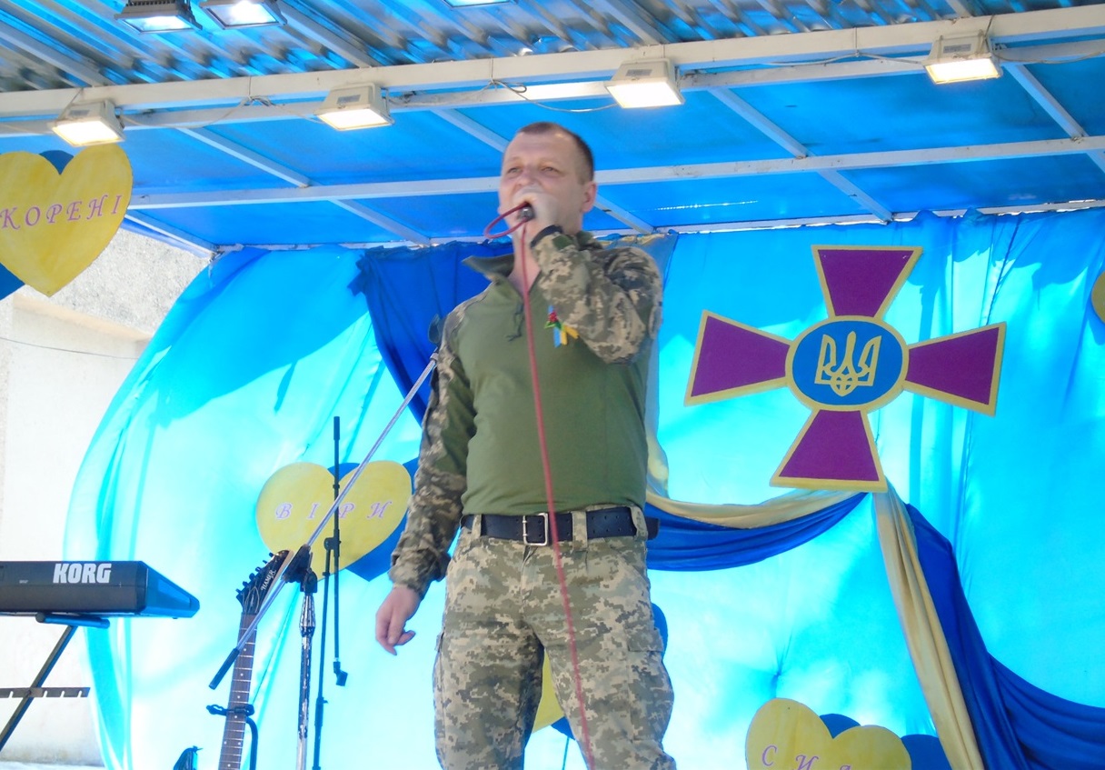 Співає Володимир Бабенко