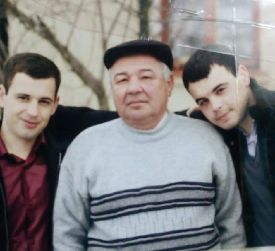 Олександр Павлін (ліворуч) батьком Михайлом та старшим братом Сергієм