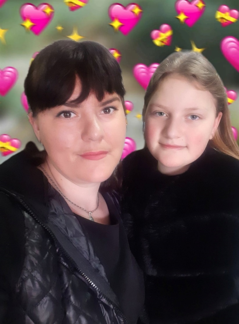 Ліза Білоус з коханою матусею