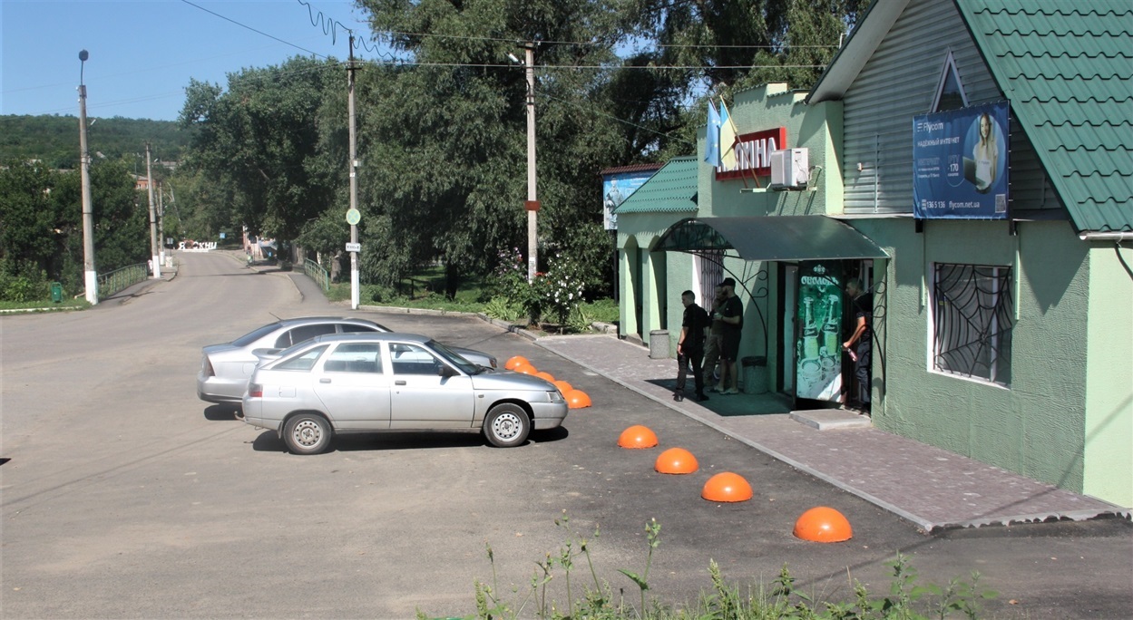 Відремонтована ділянка дороги в Окнах