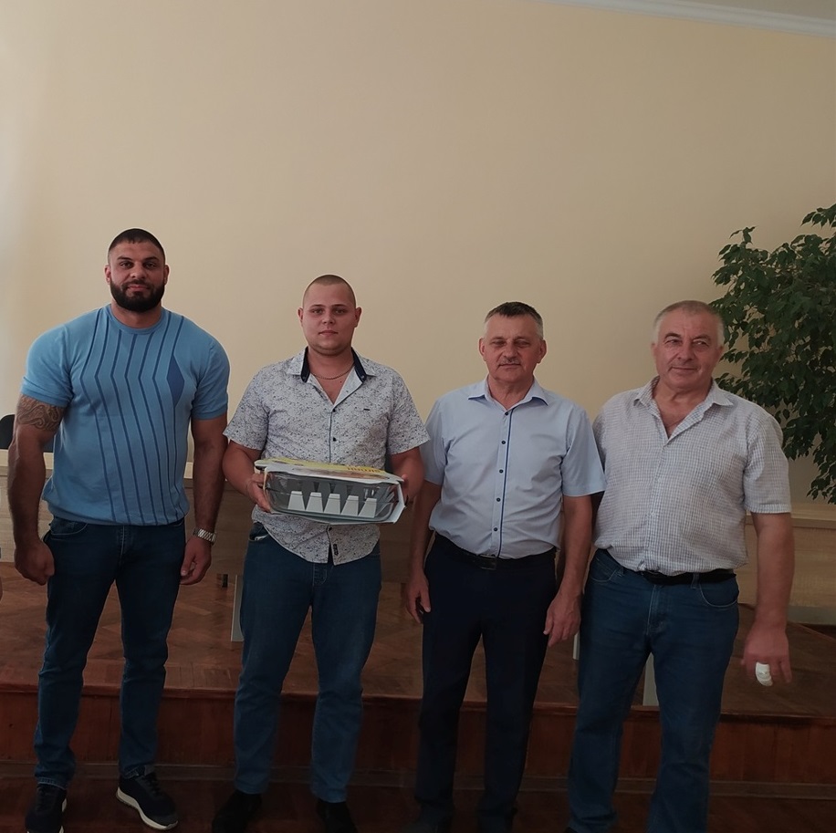 Олексій Бородін з виграною формою для запікання
