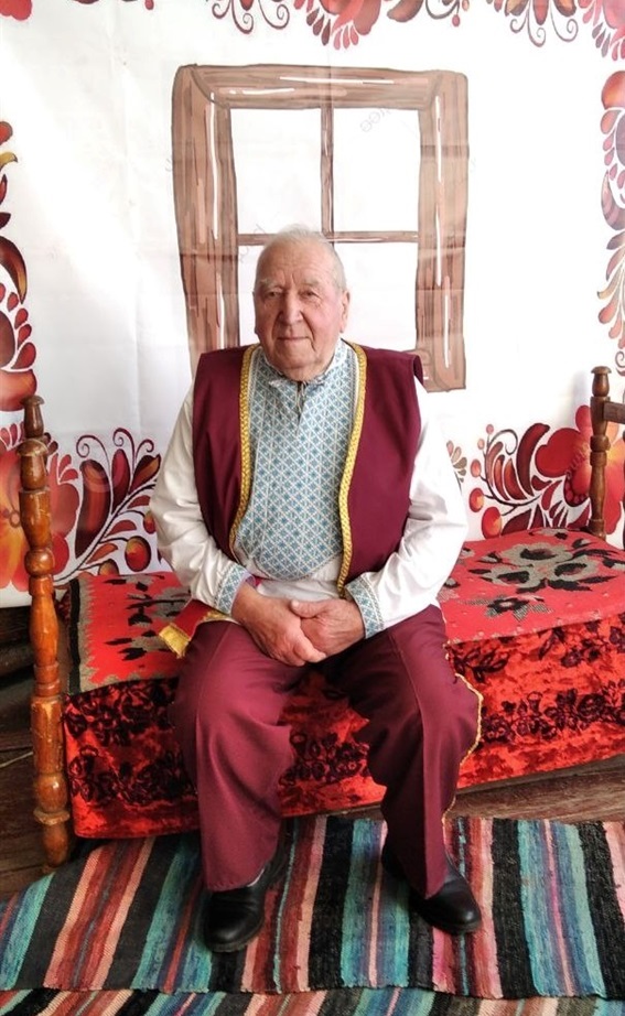 Найстаріший  учасник хору, 91-річний лікар-терапевт (працюючий) Іван Дмитрович Рудь