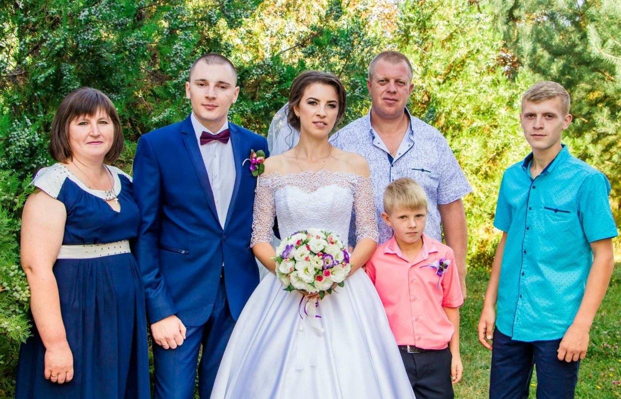 Володимир на весіллі родича