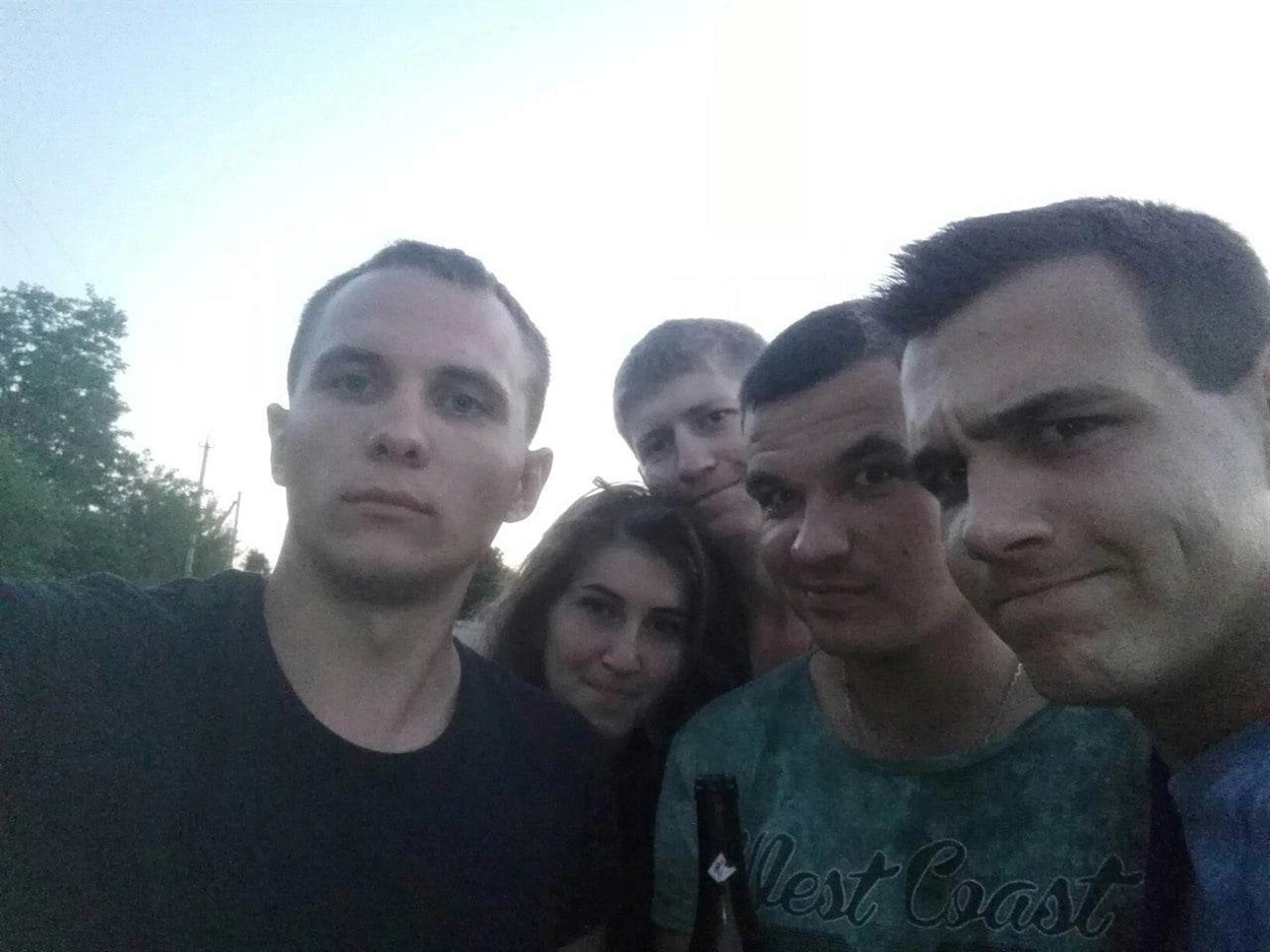 Олексій в колі друзів
