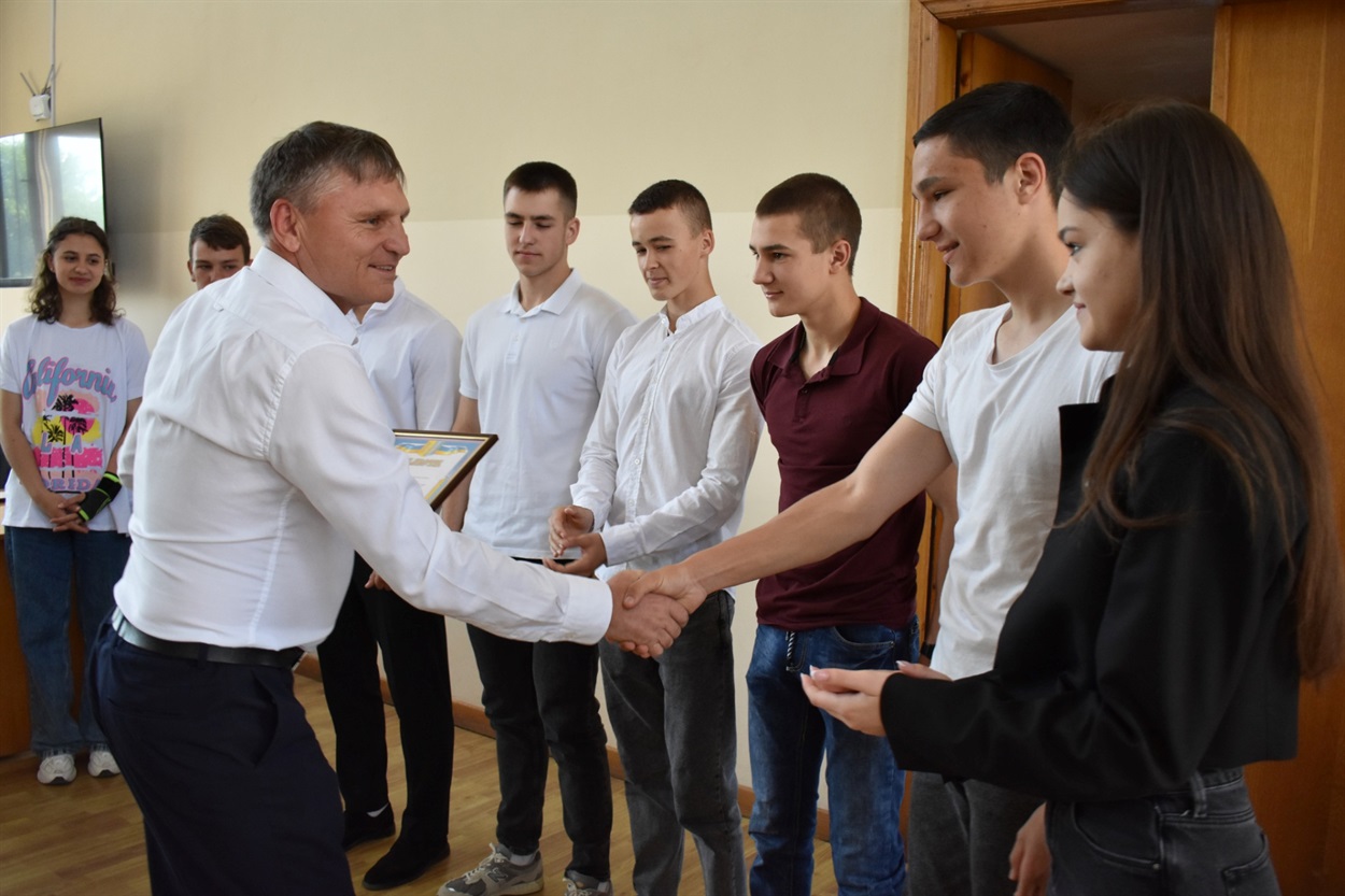 Спілкуючись з молоддю