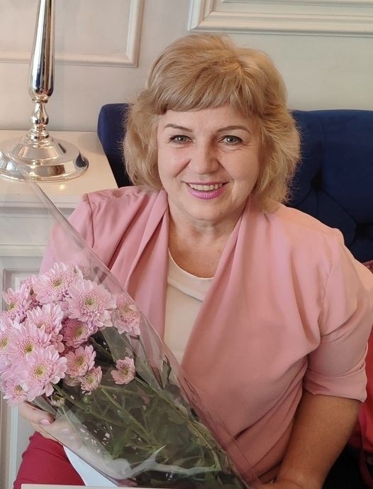 Пані Надія Лєнц
