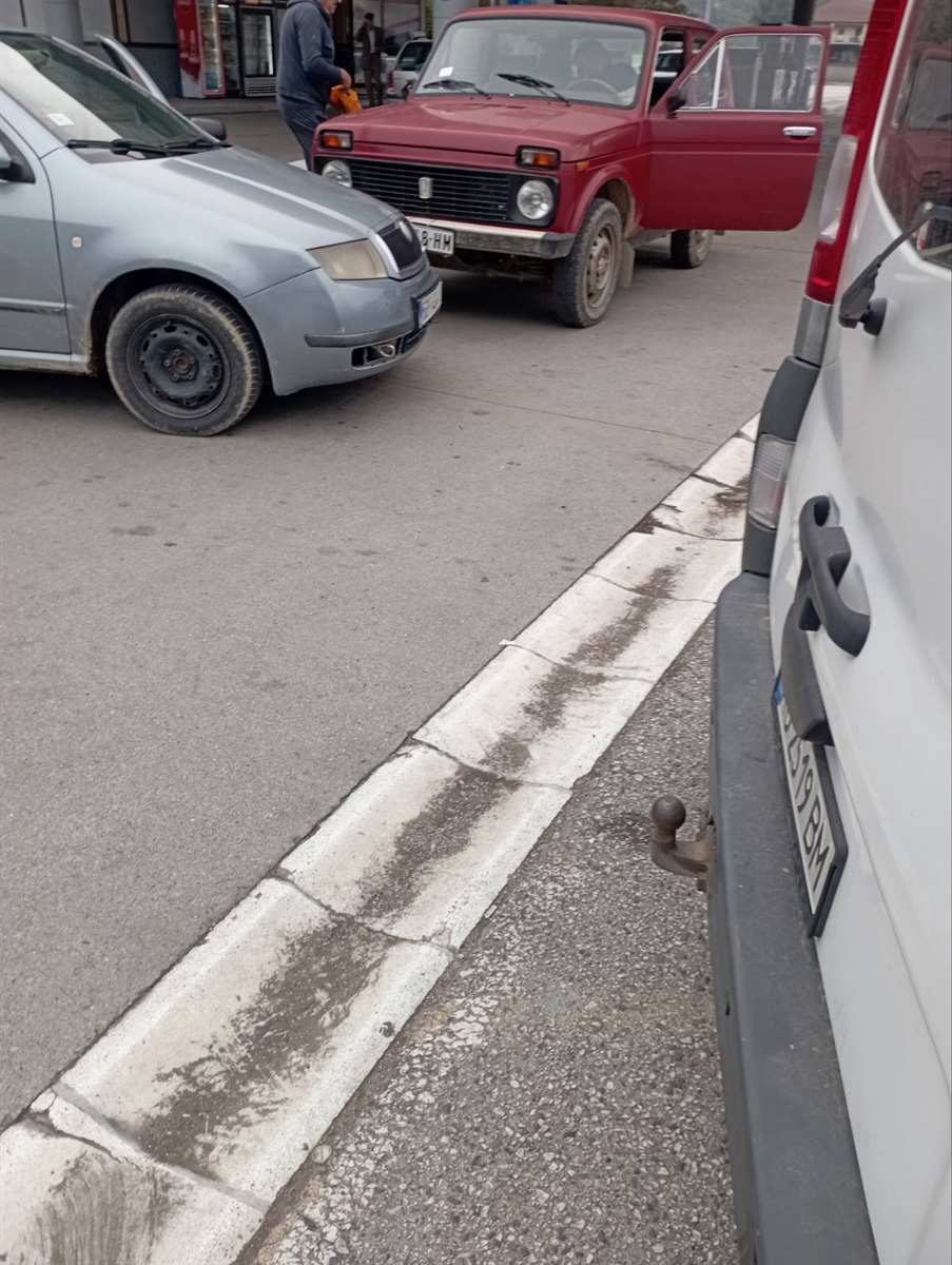 Радянську " Ниву", Ваз 2121 ще можна зустріти в Сербії. Щоправда,  власник довго не міг завести її двигун. Тому першому позашляховику близько 40-ка років.
