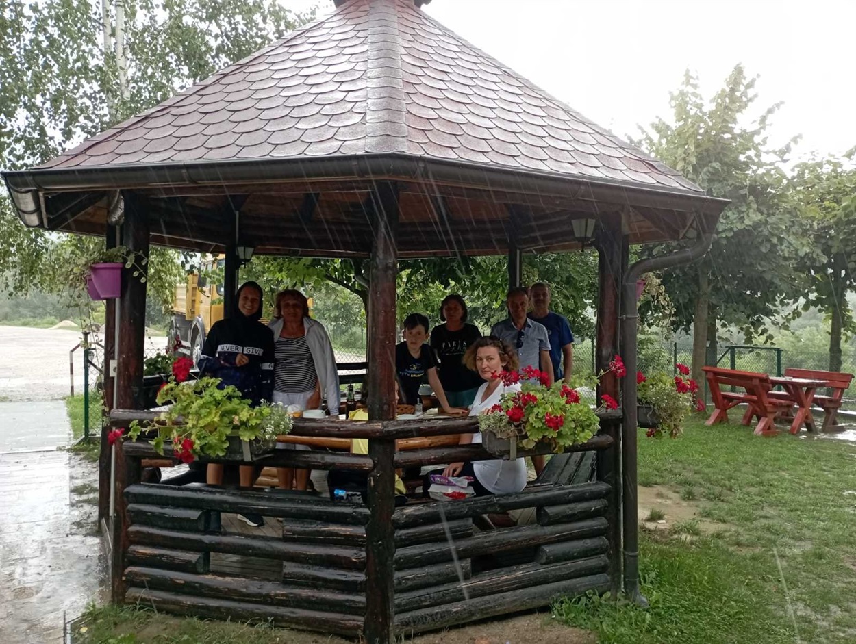 Несподівані сильні зливи в гірській частині Сербії - нормальне явище. А ось перша половина 2022 року була аномально посушливою.  Серйозно обміліли озера та ріки чи не у всіх Балканських країнах