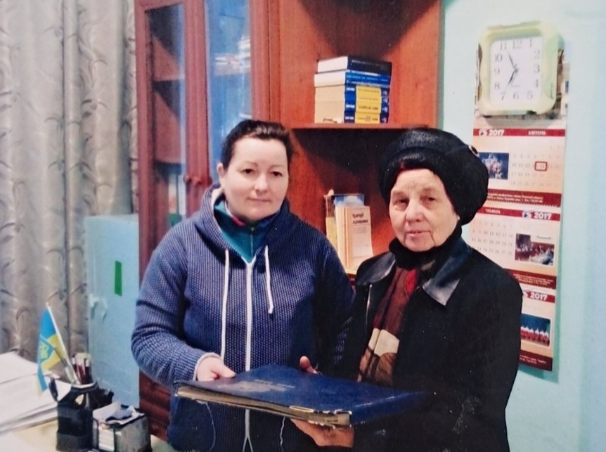 З племінницею Оленою Лисик в Йосипівці