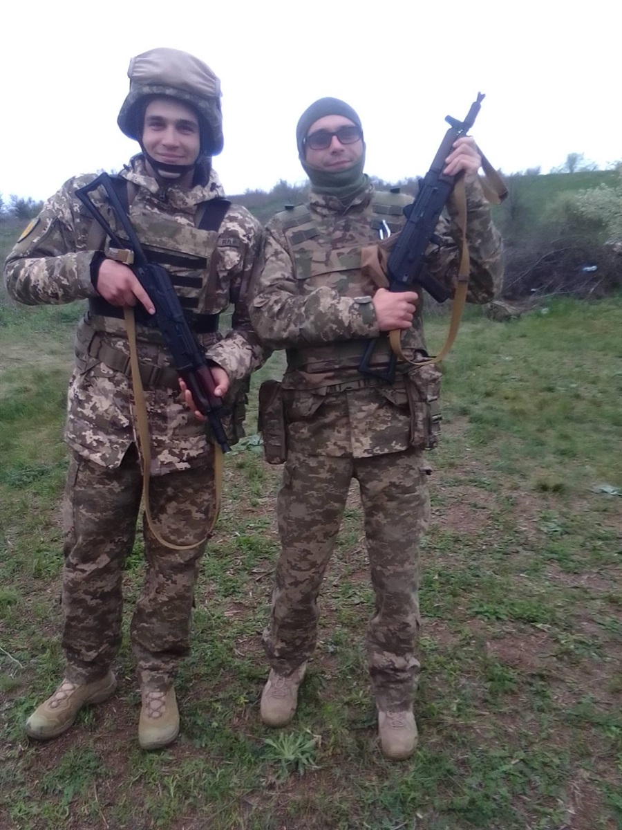 З бойовим побратимом