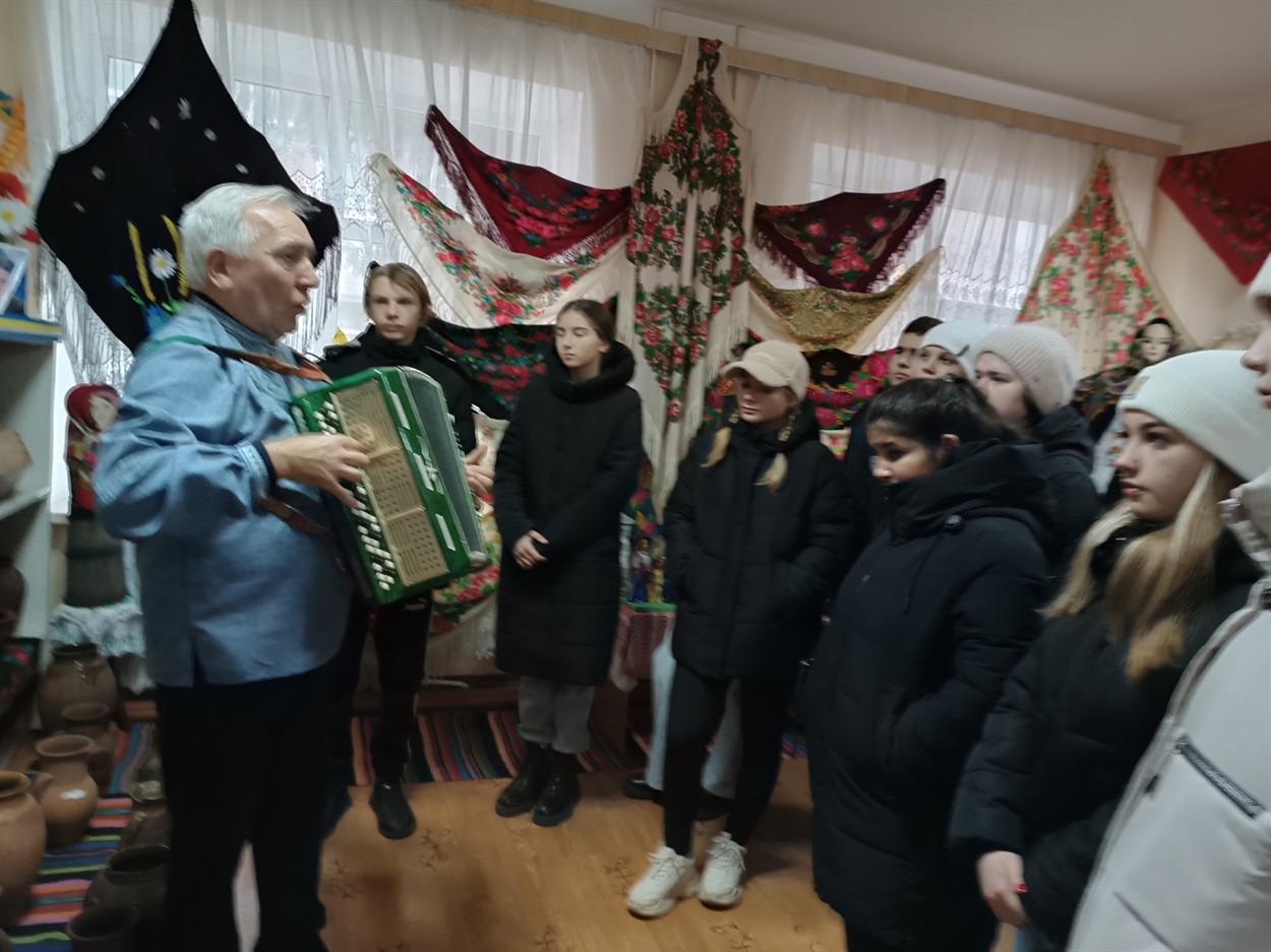 Валерій Бондаренко виконує українські пісні