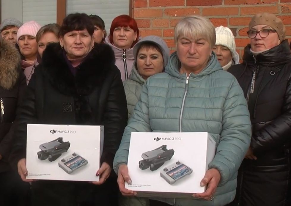 Директорка Бендзарівського ліцею ім. Тамари Боднар Олена Драганюк та завідувачка Балтського дитячого навчального закладу №9 Надія Бондуровська