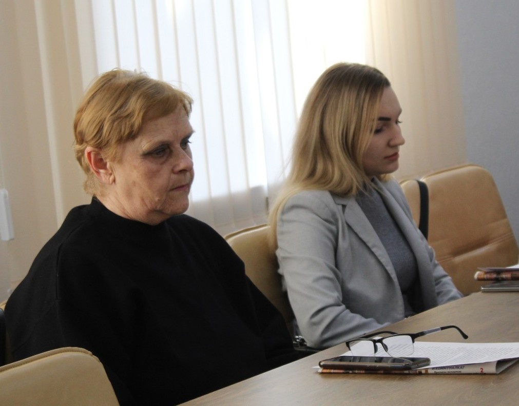 Наталія Супрун з Херсонщини (ліворуч)  та заступниця директора центру зайнятості Юлія Чорна