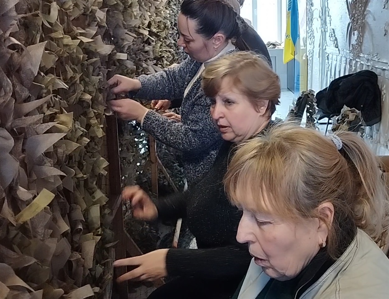 Олена Храпенко - посередині