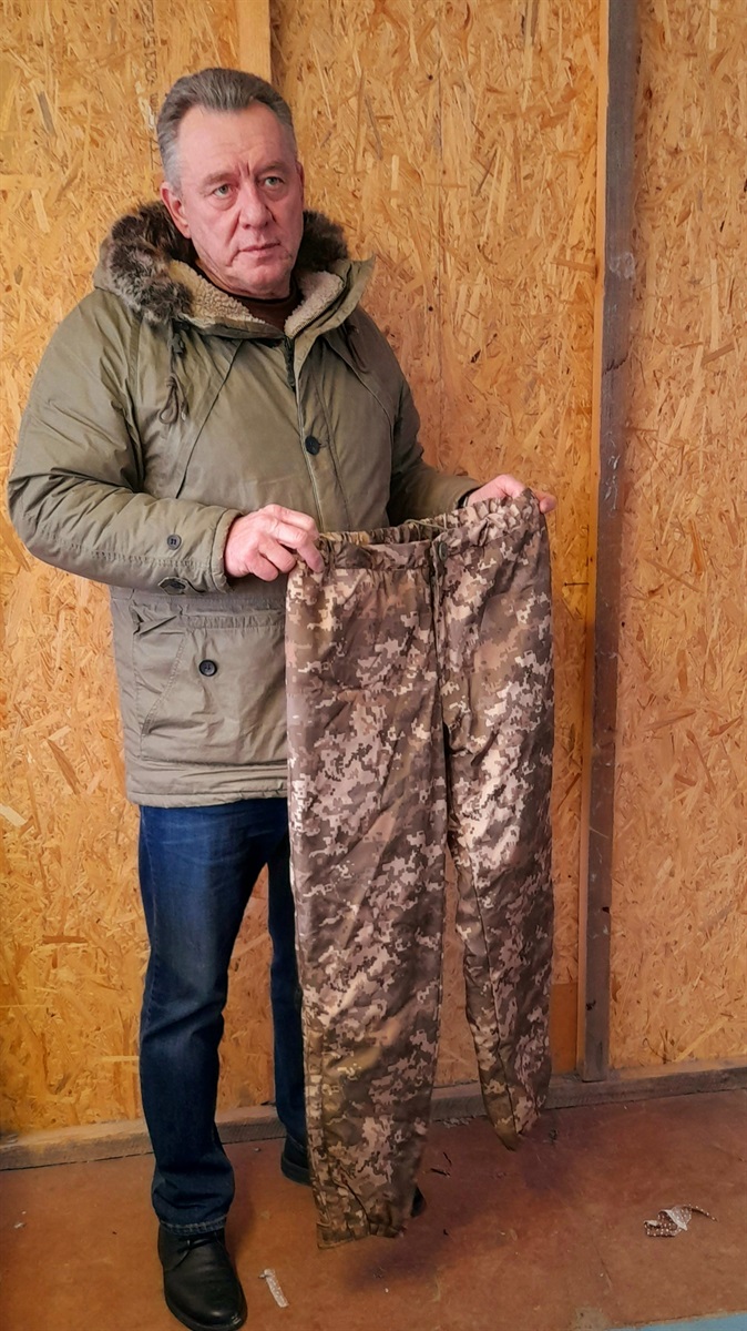 Сергій Зверев з продукцією свого цеху