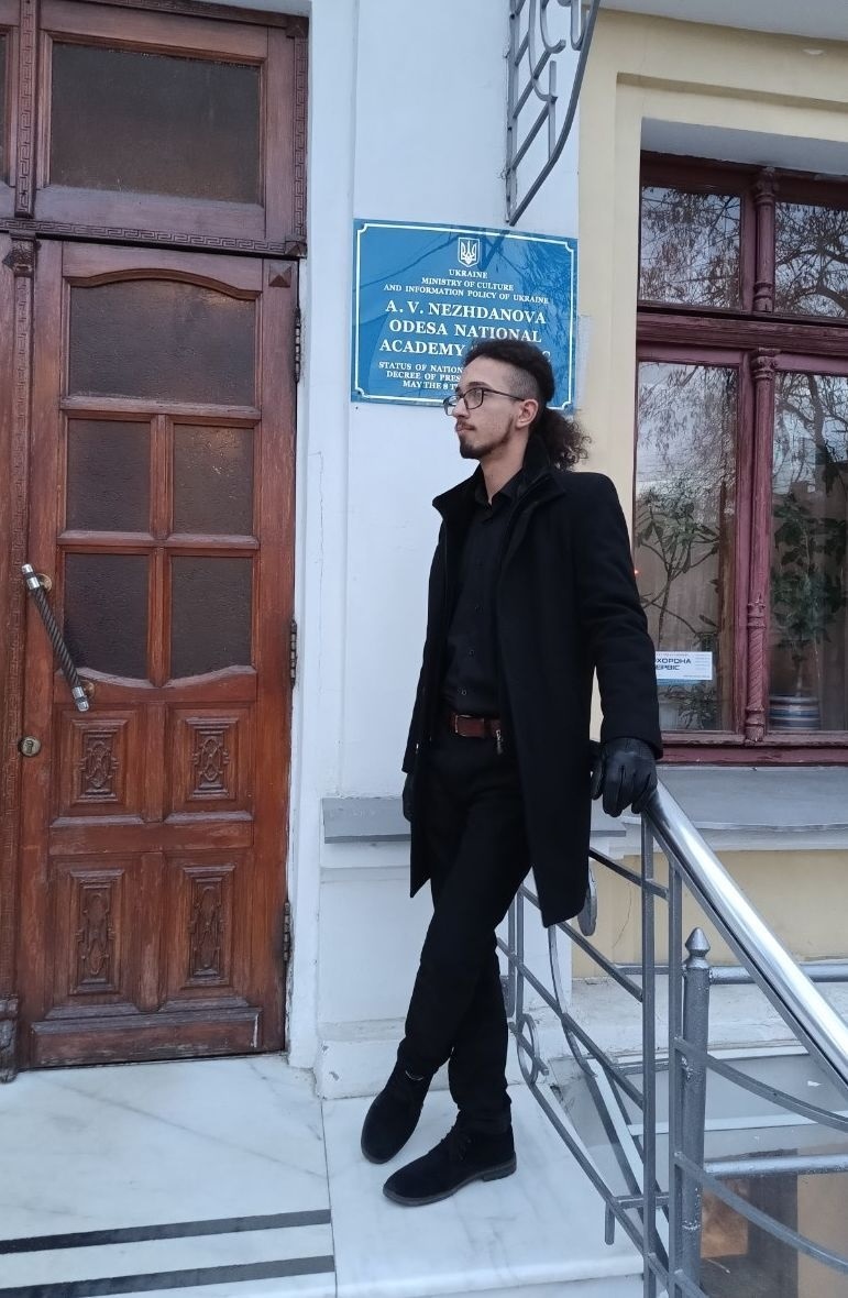 Данило біля омріяної консерваторії
