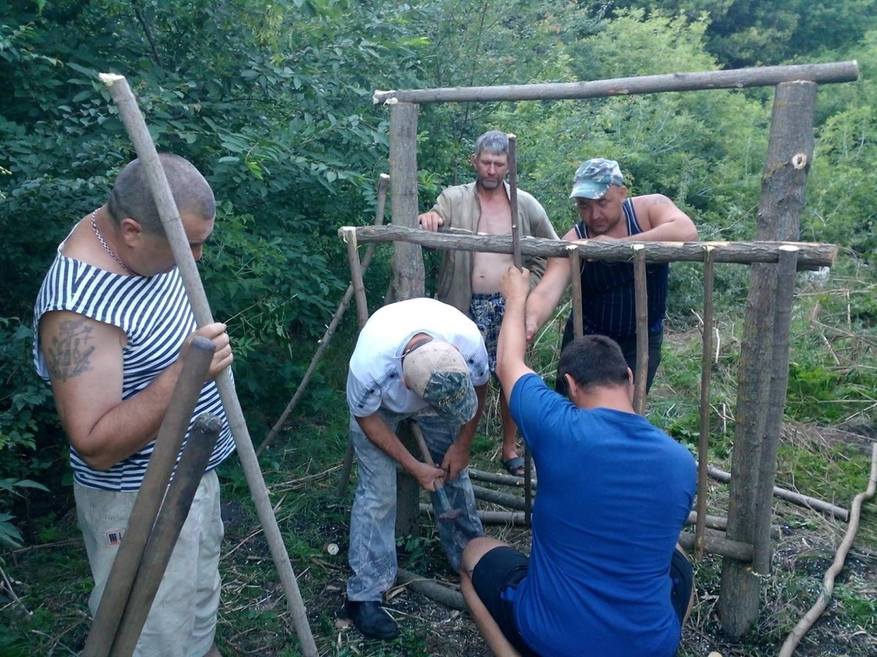 Облаштування годівниці для тварин
