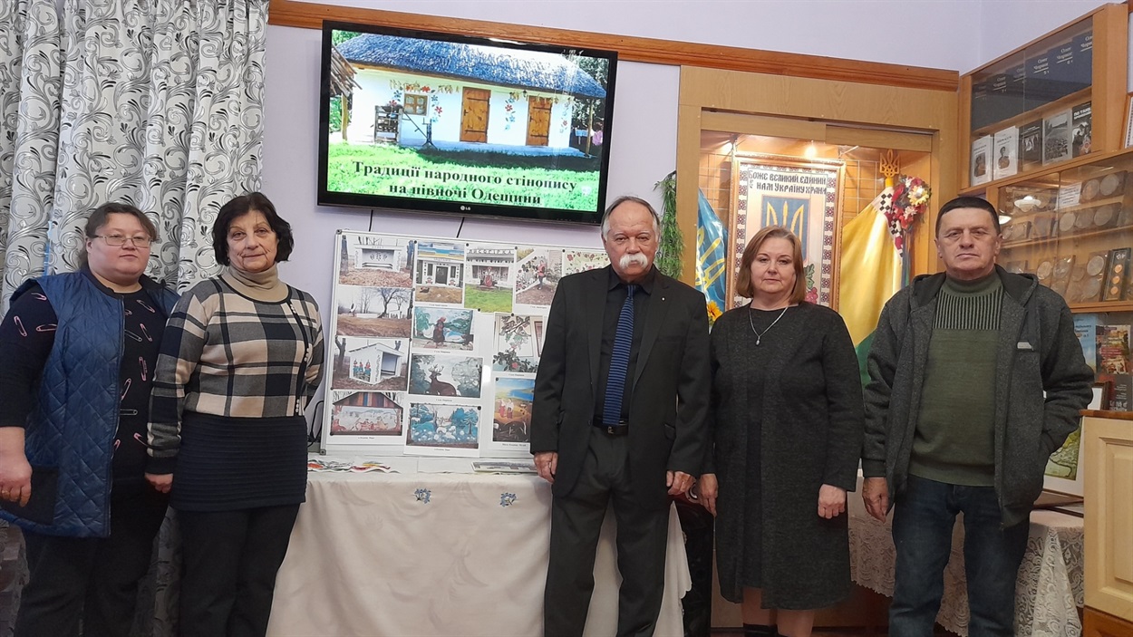 В.Кушнір з працівниками музею