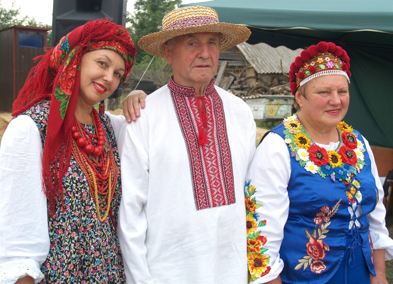 Алла Чаус з батьками Ольгою та Володимиром Гогулінськими