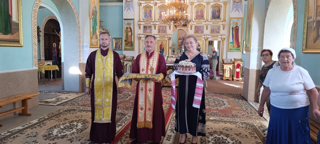 Архієпискоа Афанасія зустрічали хлібом-сіллю
