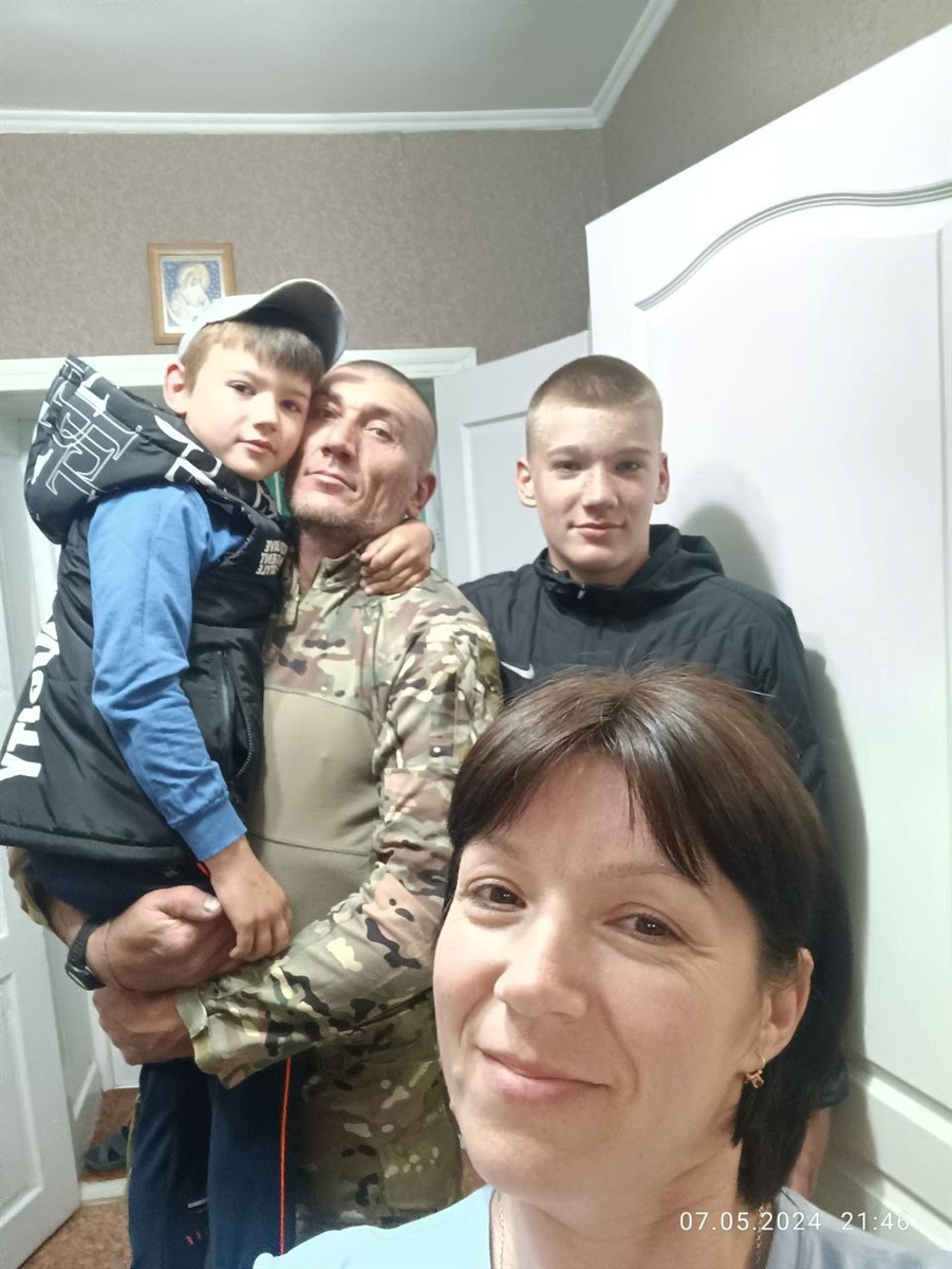 Тато приїхав у відпустку - радість для родини