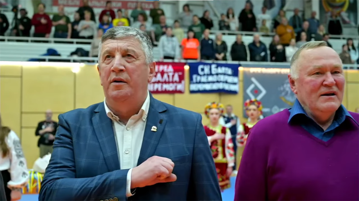 Ліворуч - президент Федерації волейболу України Михайло Мельник