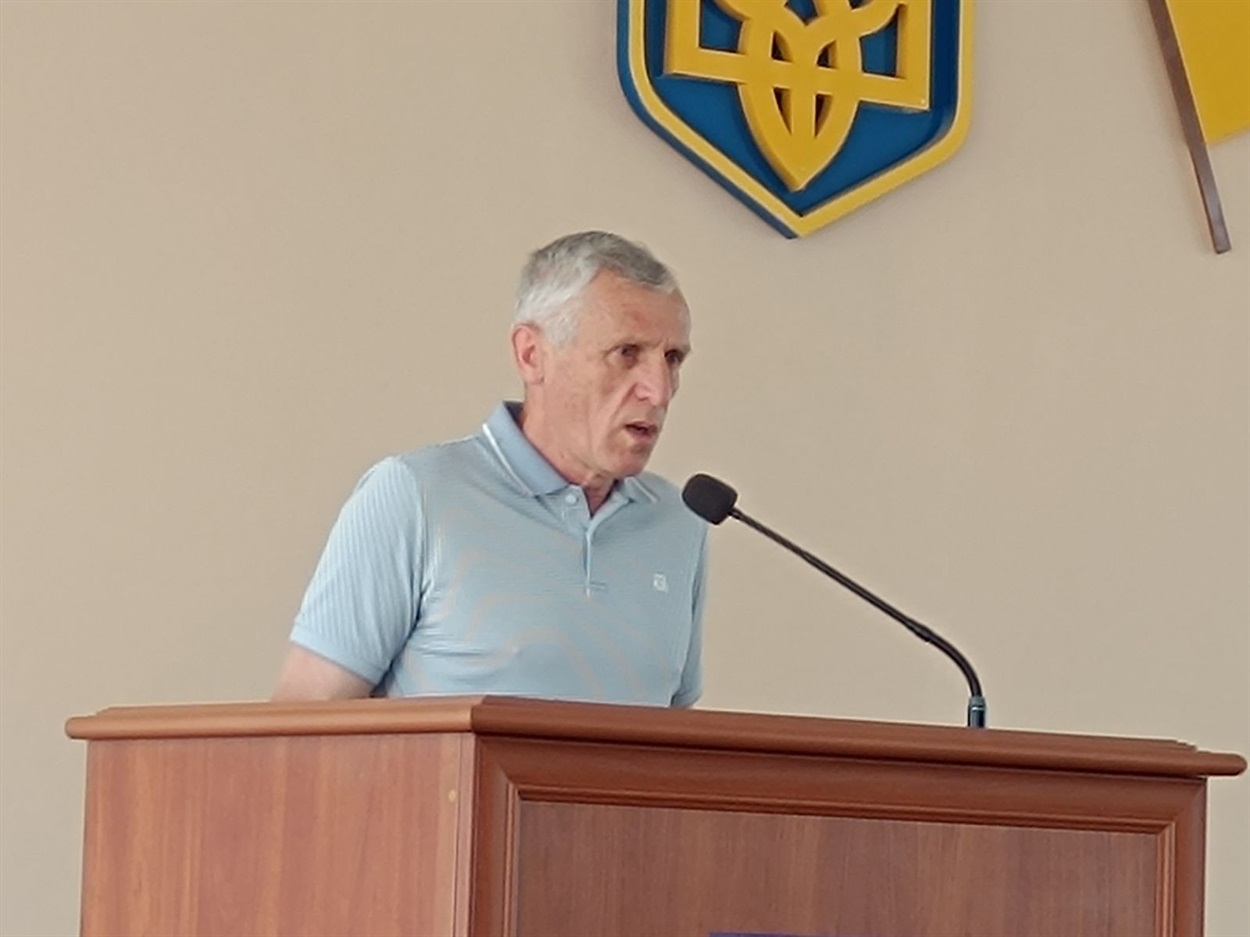 Заступник начальника управління освіти, молоді та спорту Петро Кулик 