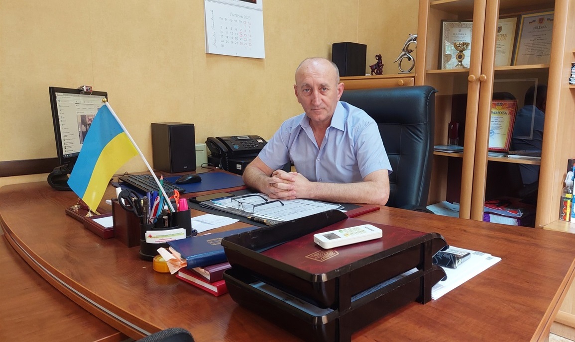 Директор зазначеного Ширяївської центральної районної лікарні  Валерій Бень
