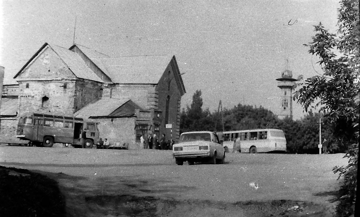 В будівлі храму в радянські часи була автостанція